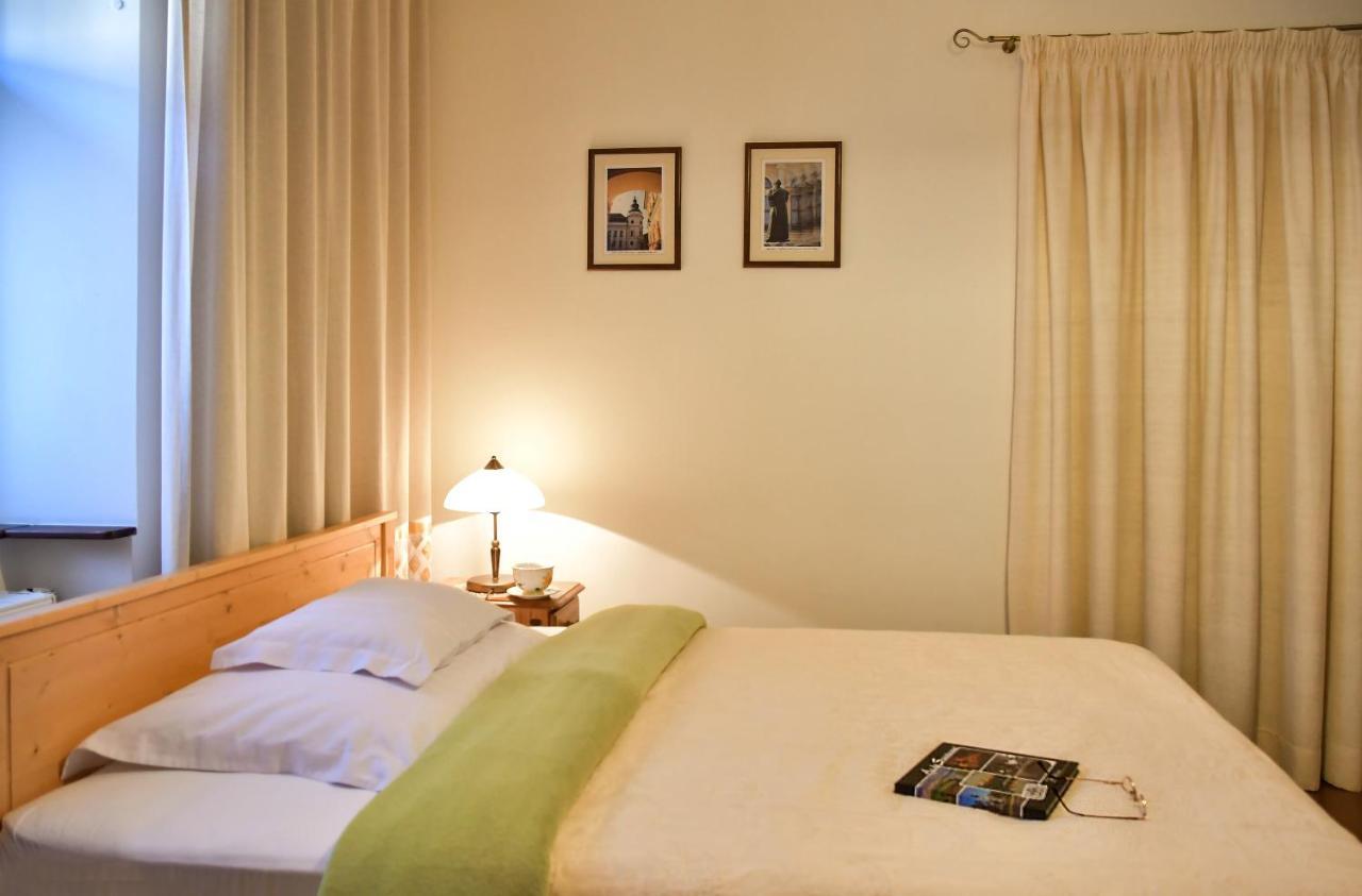 Bed and Breakfast Szin-Es Vendeghaz Сентеш Экстерьер фото