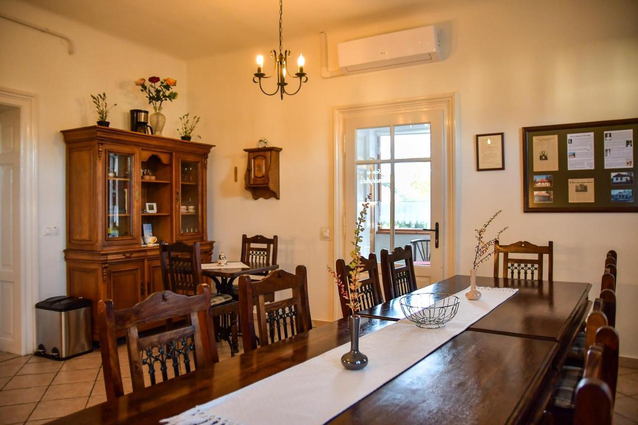 Bed and Breakfast Szin-Es Vendeghaz Сентеш Экстерьер фото